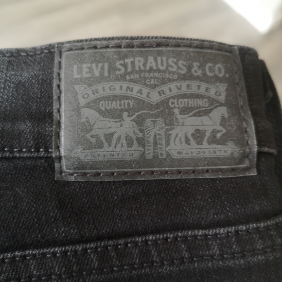 Levi's Women's W30 L30 Shaping Mid Rise Skinny Jeans Black Denim Style #19626 - Picture 6 of 10